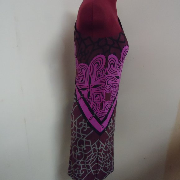 Analili Small Purple One Shoulder Long Sleeve Dress in Abstract Print - Picture 4 of 9